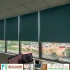 rèm cuốn che vách kính